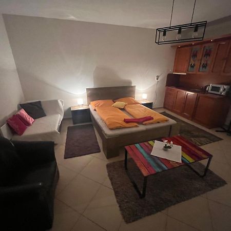 Monelly Apartman Komarno Luaran gambar