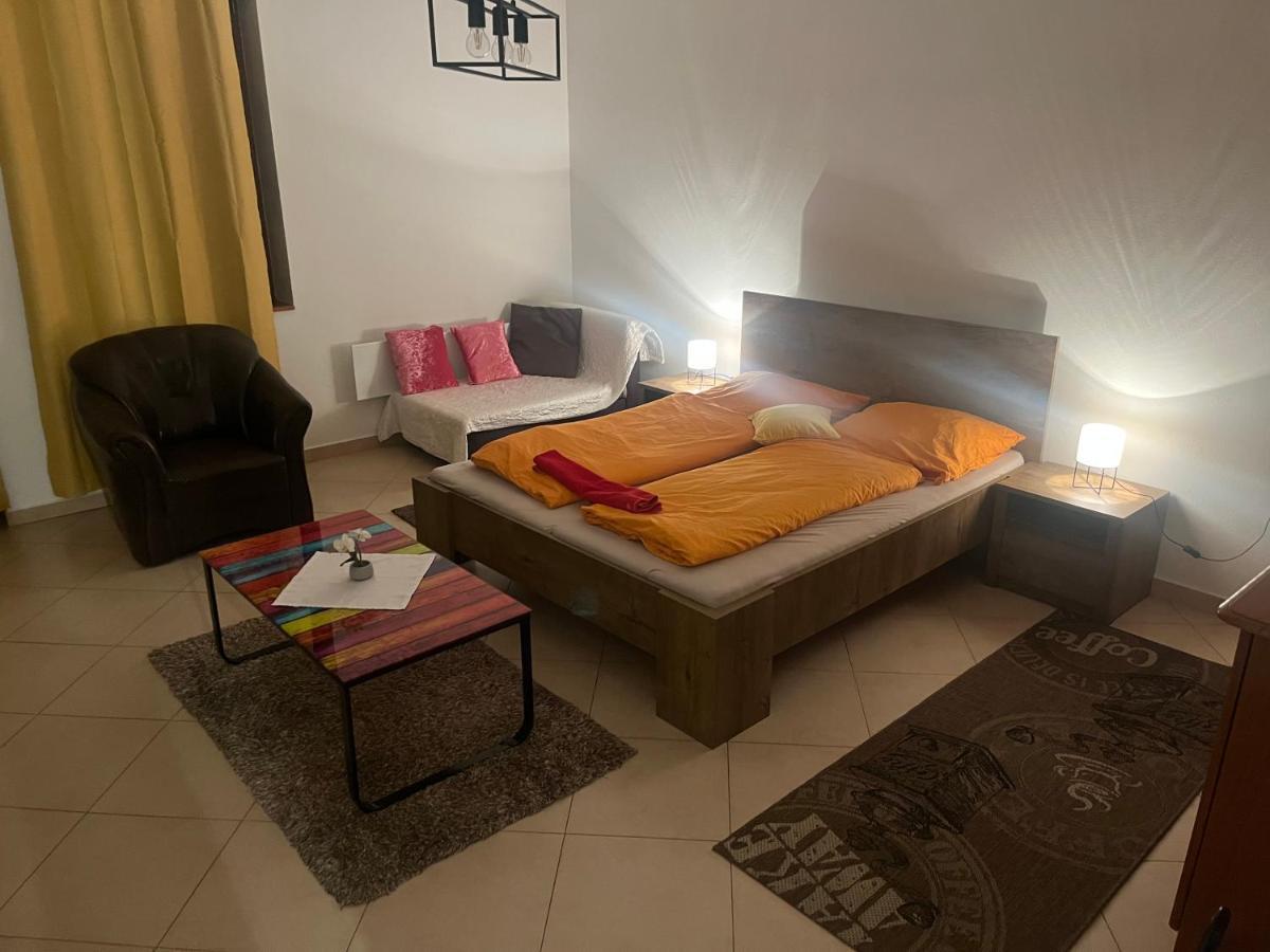 Monelly Apartman Komarno Luaran gambar